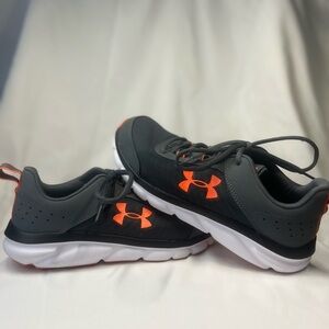 Under Armor 7Y Sneakers